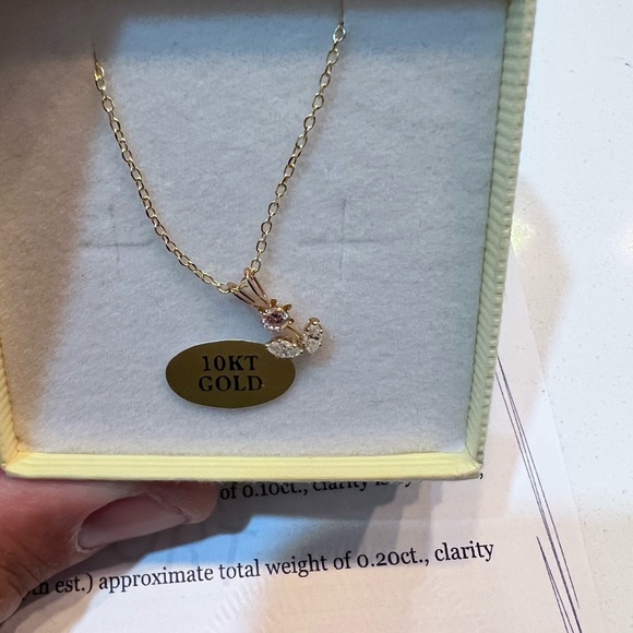 10ct gold necklace with certificate- retails for 640cdn - Picture 3 of 3